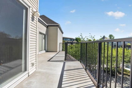 Front Yard Photo of 302 2429 Hawthorne Avenue, Port Coquitlam, BC