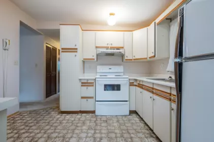 Walk-In Closet Photo of 62 27111 Avenue, Langley, BC