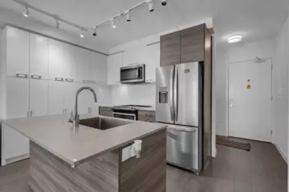 Kitchen Photo of 304 13963 105 Boulevard, Surrey, BC