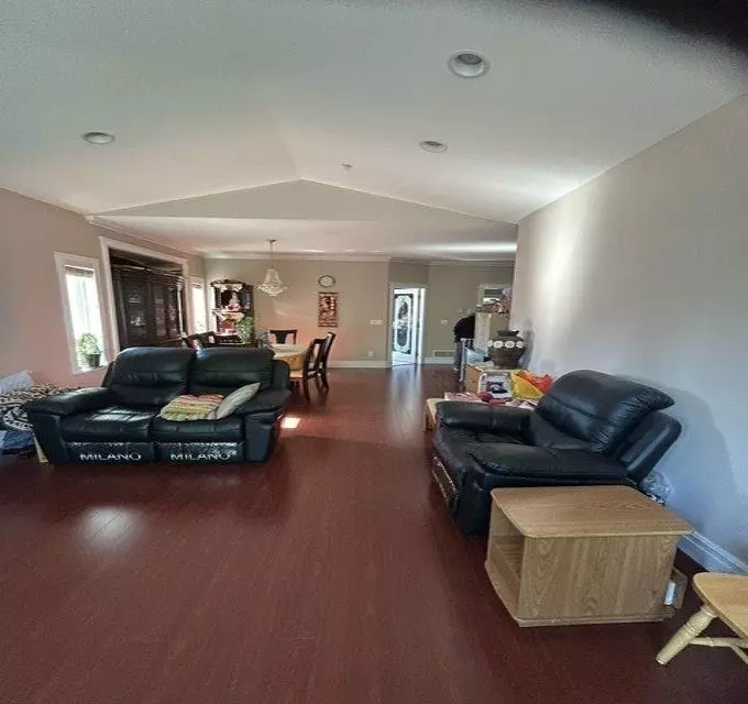 Living Room Photo of 20582 Lorne Avenue, Maple Ridge, BC