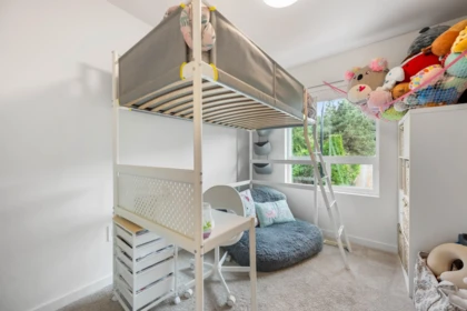 Mudroom Photo of 25097 112 Avenue, Maple Ridge, BC