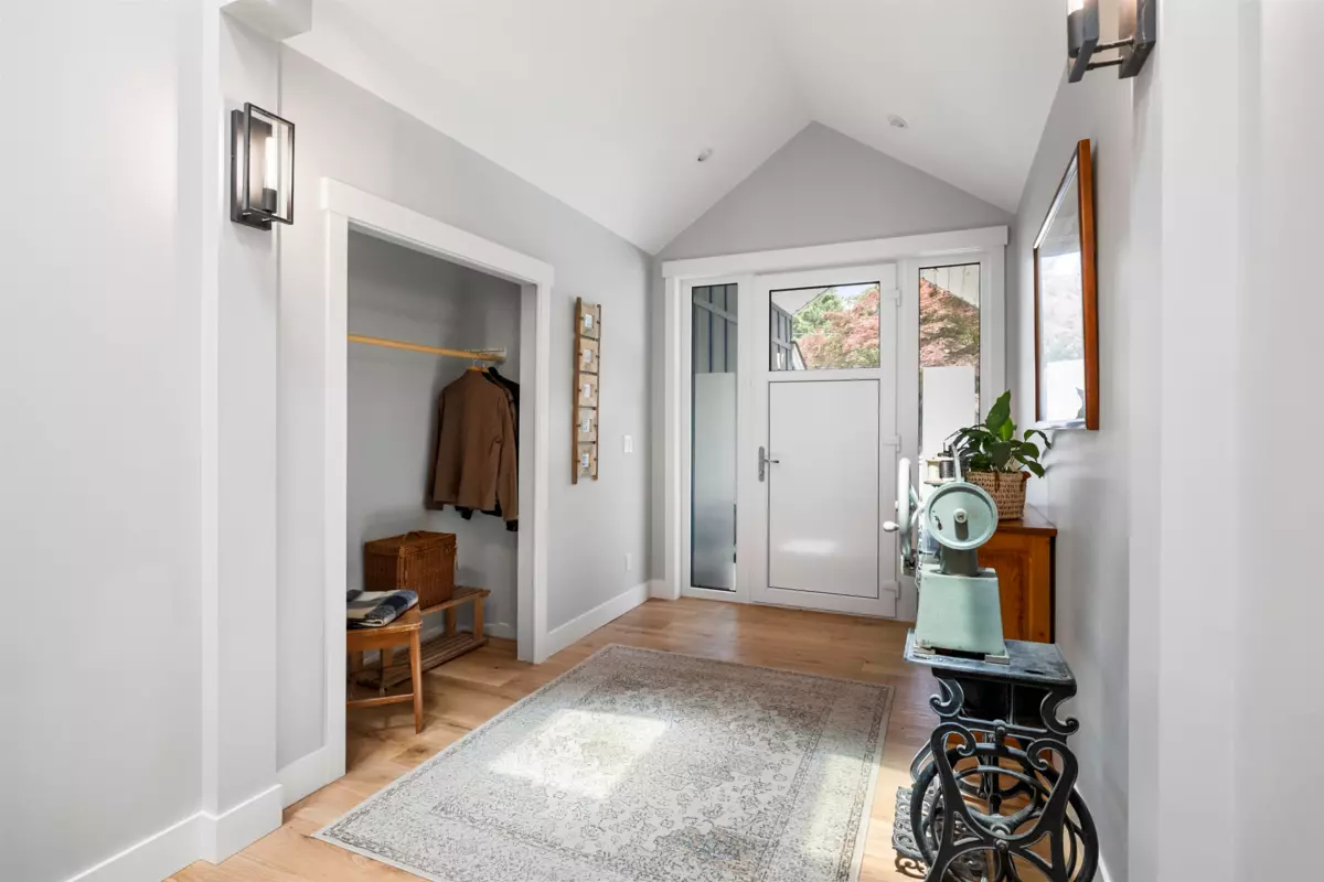 Living Room Photo of 25088 59 Avenue, Langley, BC