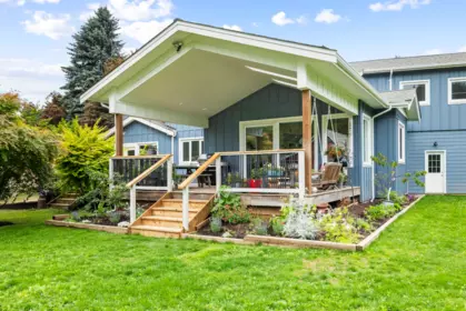 Front Yard Photo of 25088 59 Avenue, Langley, BC