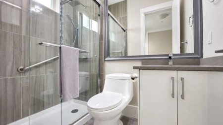 Guest Bathroom Photo of 1975 Coquitlam Avenue, Port Coquitlam, BC