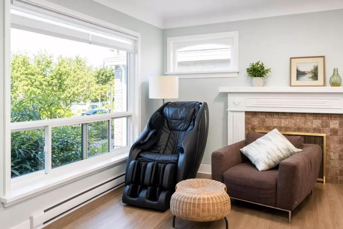 Family Room Photo of 6457 Ontario Street, Vancouver, BC
