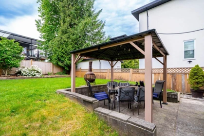 Front Yard Photo of 12528 Pinewood Crescent, Surrey, BC