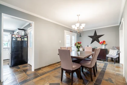 Kitchen Photo of 12528 Pinewood Crescent, Surrey, BC