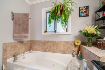 Powder Room Photo of 12528 Pinewood Crescent, Surrey, BC