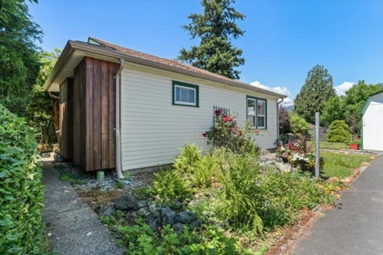 46033 Fifth Avenue, Chilliwack, BC, Chilliwack — Single Family Residence for sale