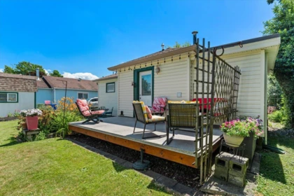 Garden / Landscaping Photo of 46033 Fifth Avenue, Chilliwack, BC