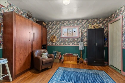 Hallway Photo of 46033 Fifth Avenue, Chilliwack, BC
