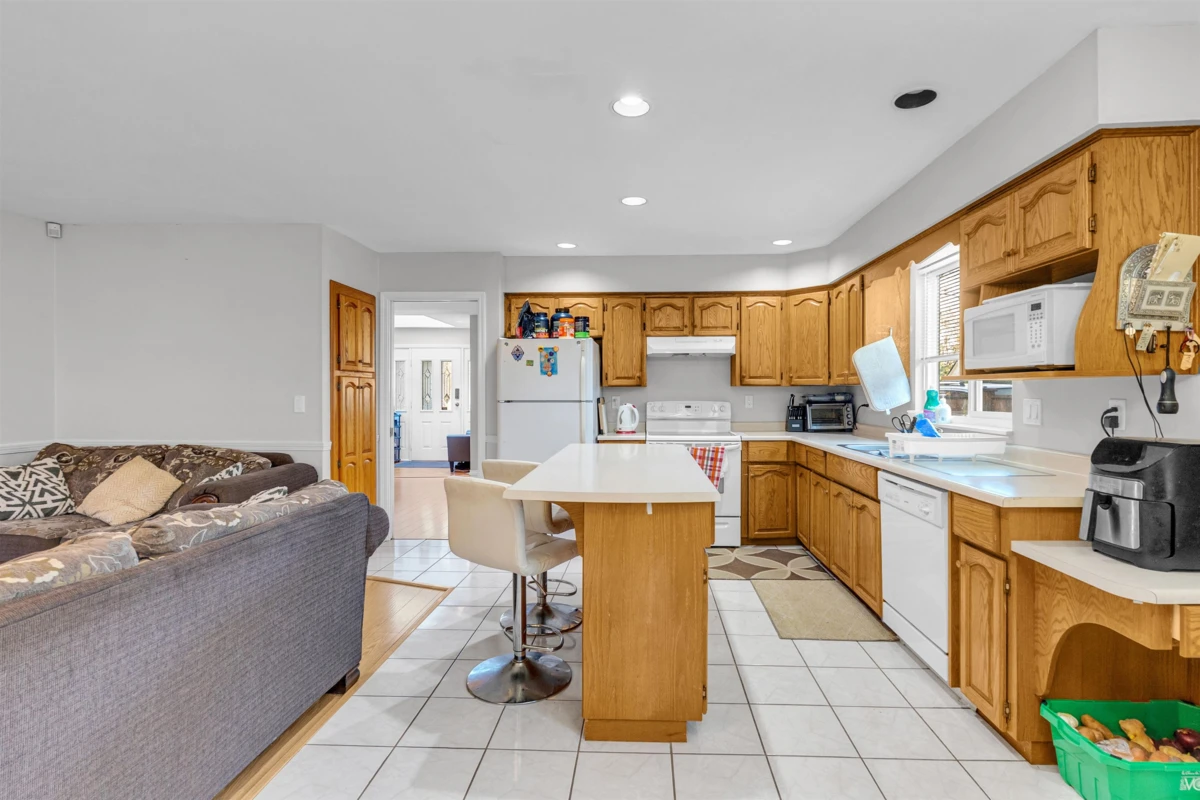 Family Room Photo of 12905 65 Avenue, Surrey, BC