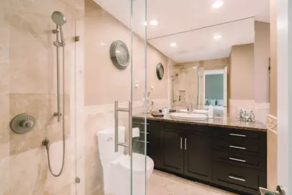 Entry Foyer Photo of 14832 83 Avenue, Surrey, BC