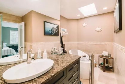 Hallway Photo of 14832 83 Avenue, Surrey, BC