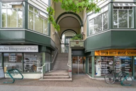 202 3727 W 10th Avenue, Vancouver, BC