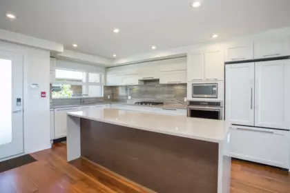 402 1160 Oxford Street, White Rock, BC, White Rock — Apartment/Condo for sale