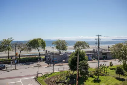 Garden / Landscaping Photo of 402 1160 Oxford Street, White Rock, BC