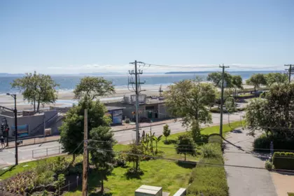 Hot Tub / Spa Photo of 402 1160 Oxford Street, White Rock, BC