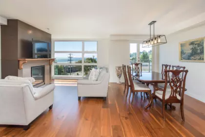 Kitchen Island Photo of 402 1160 Oxford Street, White Rock, BC