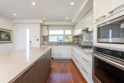 Kitchen Photo of 402 1160 Oxford Street, White Rock, BC