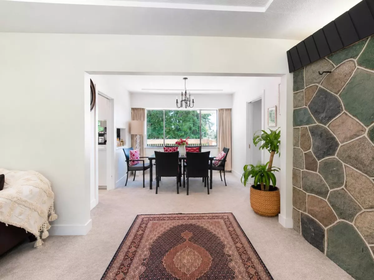 Dining Area Photo of 869 Clements Avenue, North Vancouver, BC