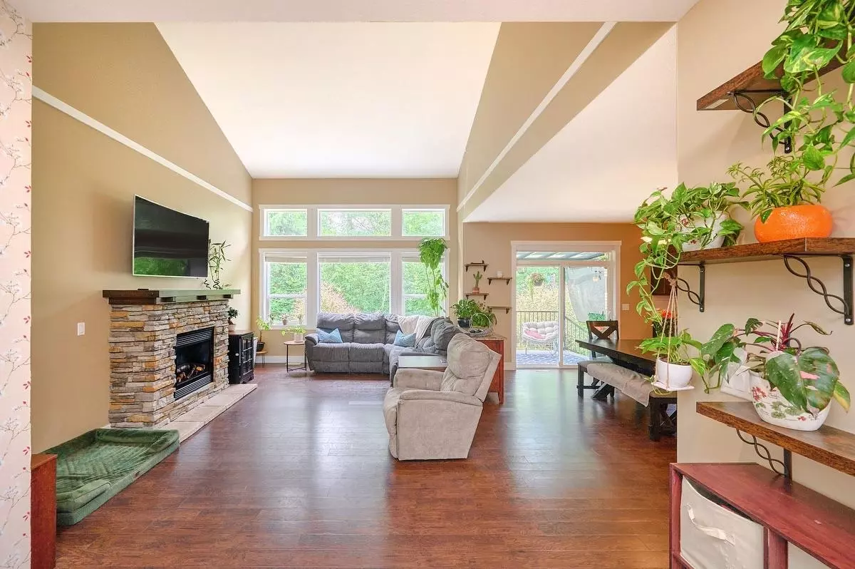 Family Room Photo of 22990 134 Loop, Maple Ridge, BC