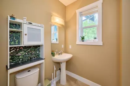 Primary Bathroom Photo of 22990 134 Loop, Maple Ridge, BC