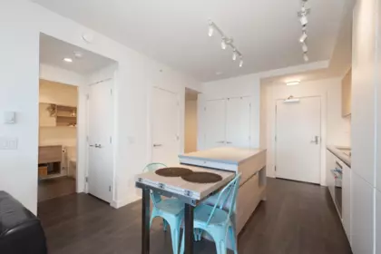 Hallway Photo of 610 657 Whiting Way, Coquitlam, BC