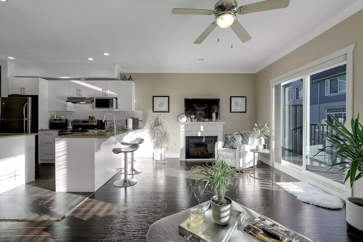 Living Room Photo of 73 15399 Guildford Drive, Surrey, BC