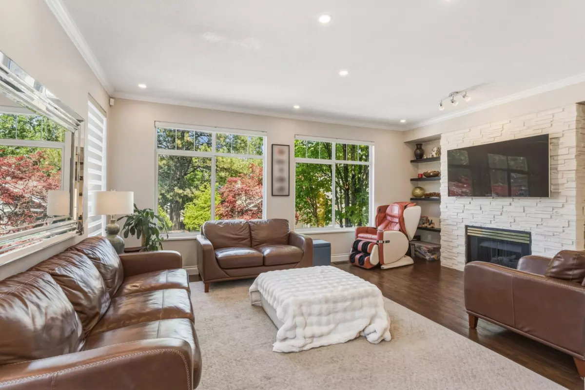 Living Room Photo of 19 5240 Oakmount Crescent, Burnaby, BC