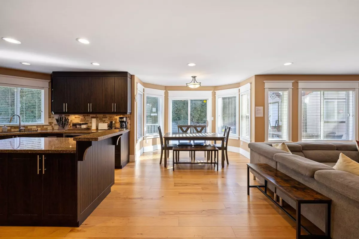 Dining Area Photo of 15355 80a Avenue, Surrey, BC