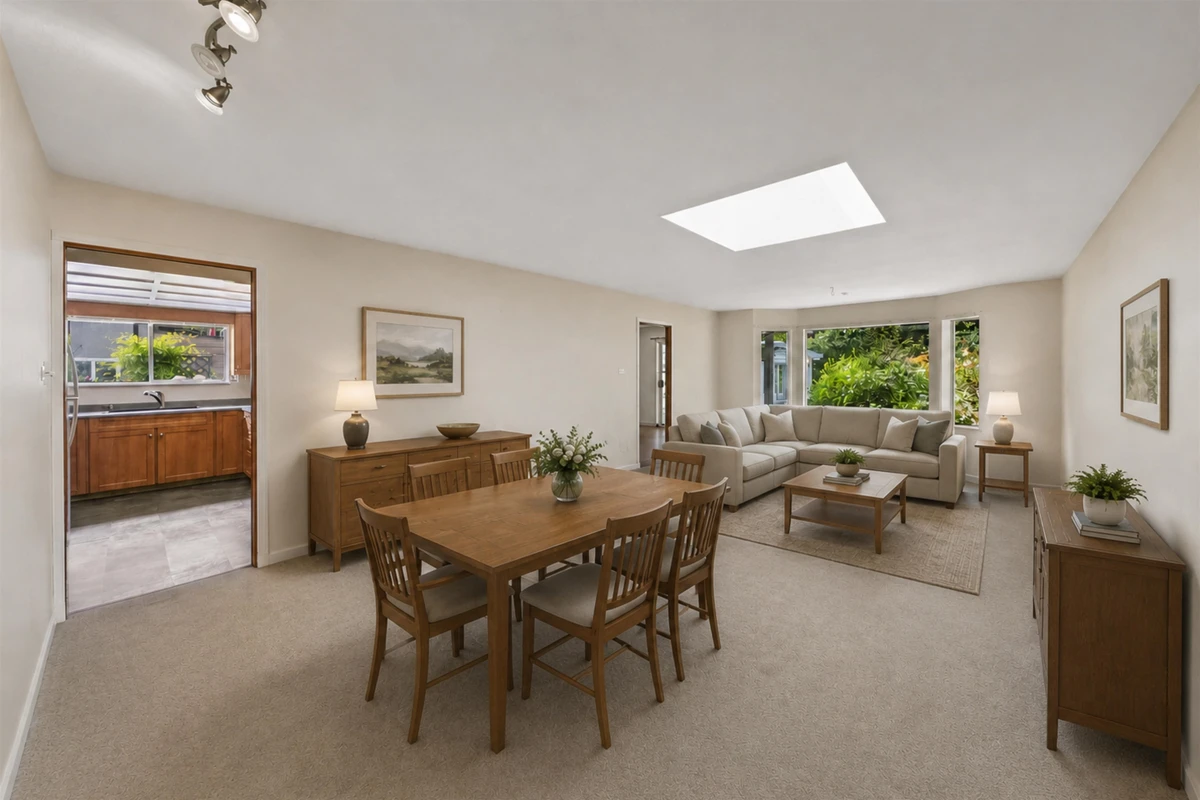 Dining Area Photo of 12495 Carlton Street, Maple Ridge, BC