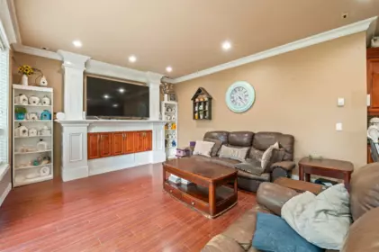 Breakfast Nook Photo of 14262 71 Avenue, Surrey, BC