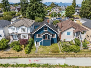 Swimming Pool Photo of 88 W Woodstock Avenue, Vancouver, BC