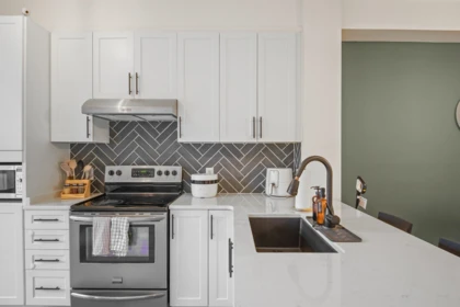 Kitchen Island Photo of 68 31125 N Westridge Place Place, Abbotsford, BC