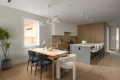 Breakfast Nook Photo of 2 242 E 20th Avenue, Vancouver, BC
