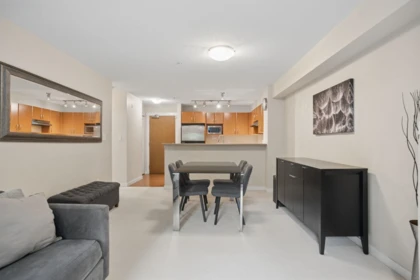 114 4723 Dawson Street, Burnaby, BC, Burnaby — Apartment/Condo for sale