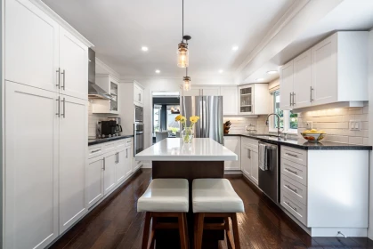 Kitchen Island Photo of 1429 133a Street, Surrey, BC
