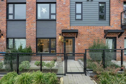 162 565 E 2nd Street, North Vancouver, BC, North Vancouver — Townhouse for sale