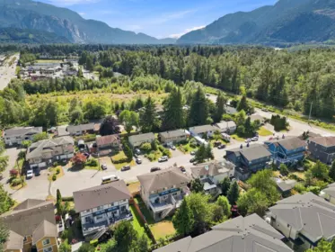 Front Yard Photo of 1771 Harris Road, Squamish, BC