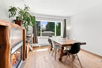 Kitchen Island Photo of 1771 Harris Road, Squamish, BC