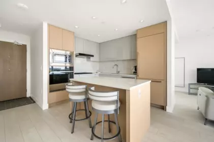 2202 3438 Sawmill Crescent, Vancouver, BC, Vancouver — Apartment/Condo for sale