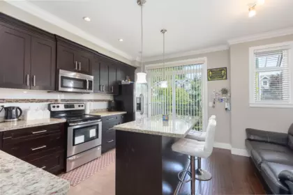 Kitchen Photo of 64 6383 140 Street, Surrey, BC
