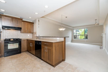 201 15357 17a Avenue, Surrey, BC, Surrey — Apartment/Condo for sale