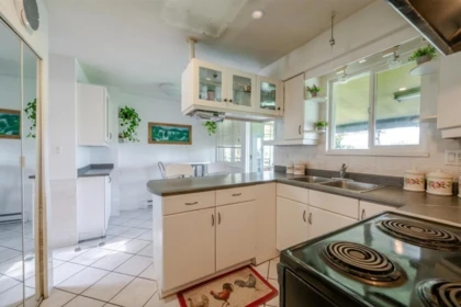 Kitchen Island Photo of 13945 116 Avenue, Surrey, BC