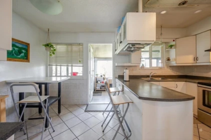 Kitchen Photo of 13945 116 Avenue, Surrey, BC