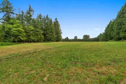 Garden / Landscaping Photo of 9186 164 Street, Surrey, BC
