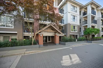 Front Yard Photo of C207 8929 202 Street, Langley, BC