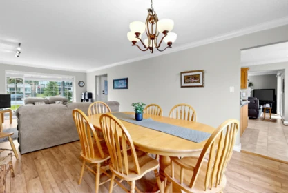 Breakfast Nook Photo of 15929 88a Avenue, Surrey, BC