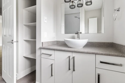 Kitchen Island Photo of 9536 Carroll Street, Chilliwack, BC